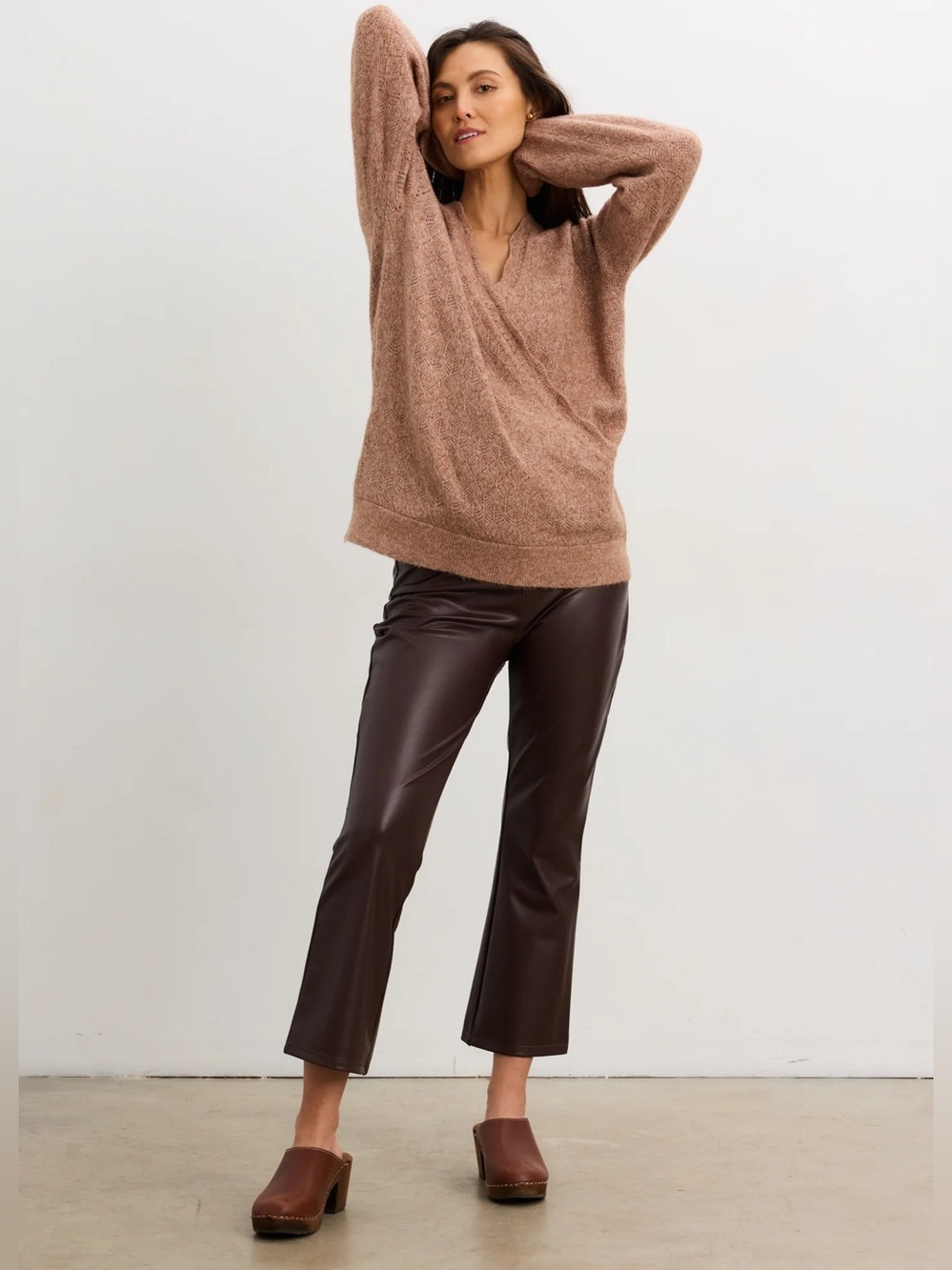 Hatch Maternity Pants Womens Medium Brown Vegan Faux Leather Crop Flare Stretch - Picture 3 of 10